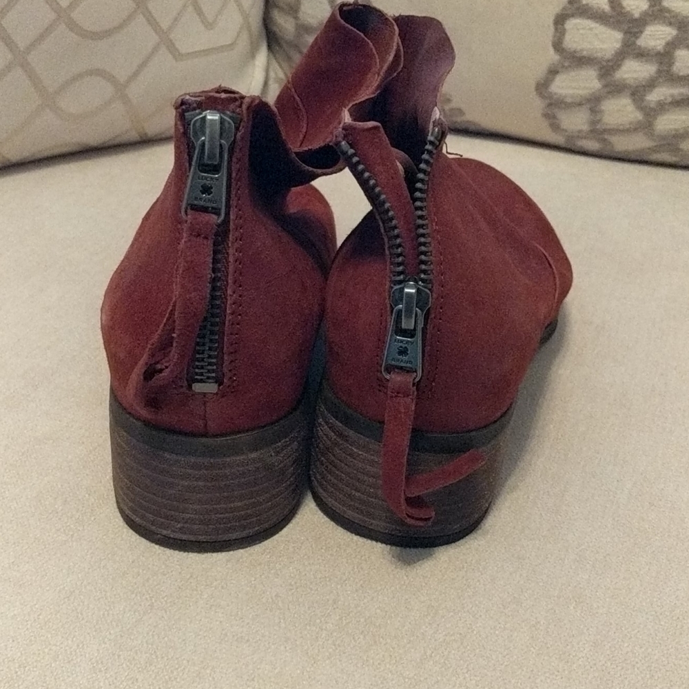 Boots - Picture 3 of 3